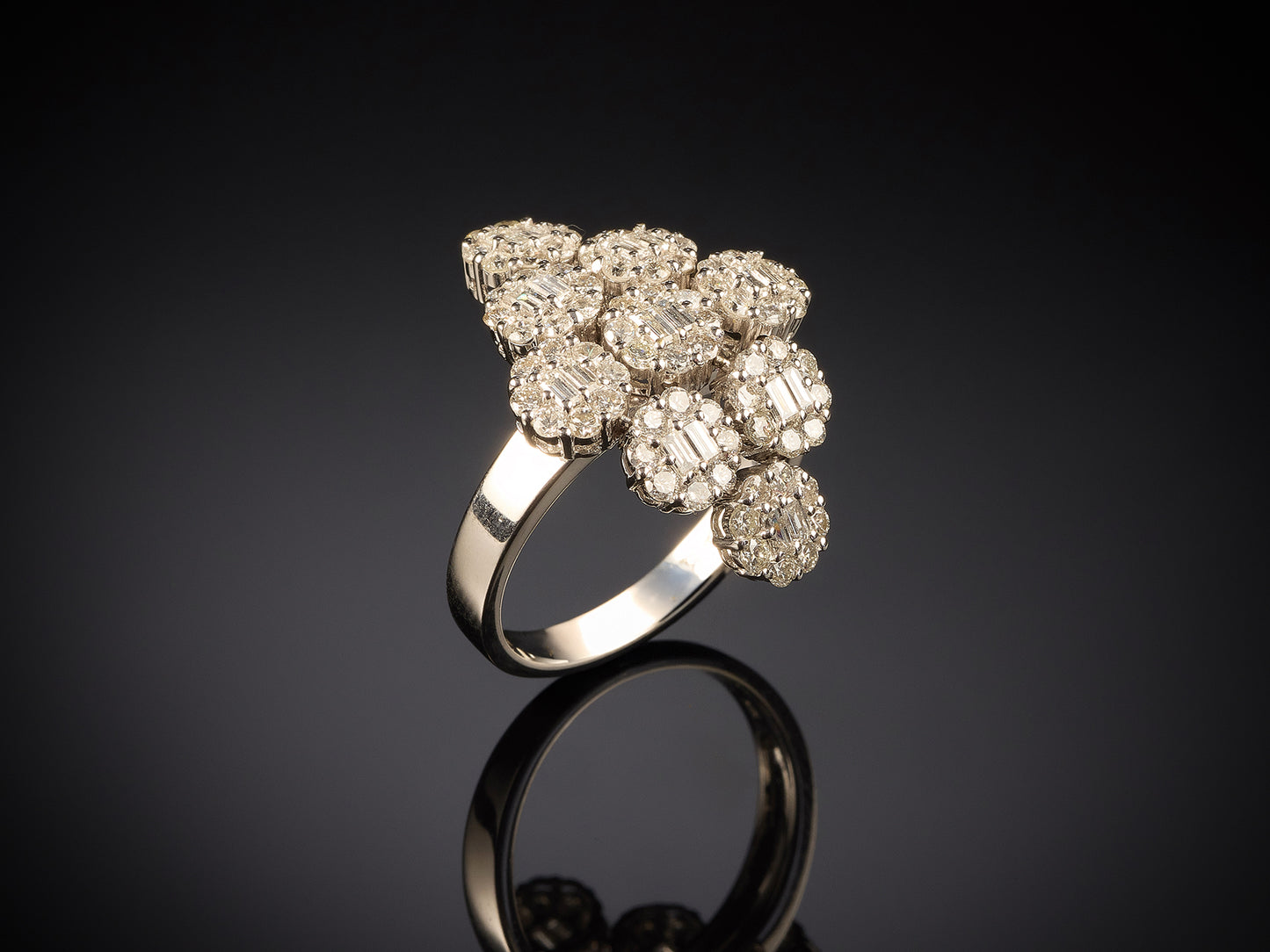 Gredzens ar briljantiem