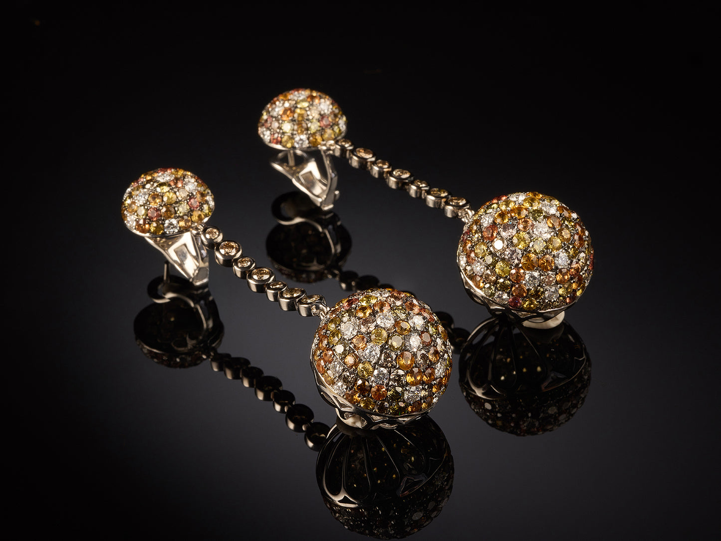 18kt white gold sapphire and diamond ring