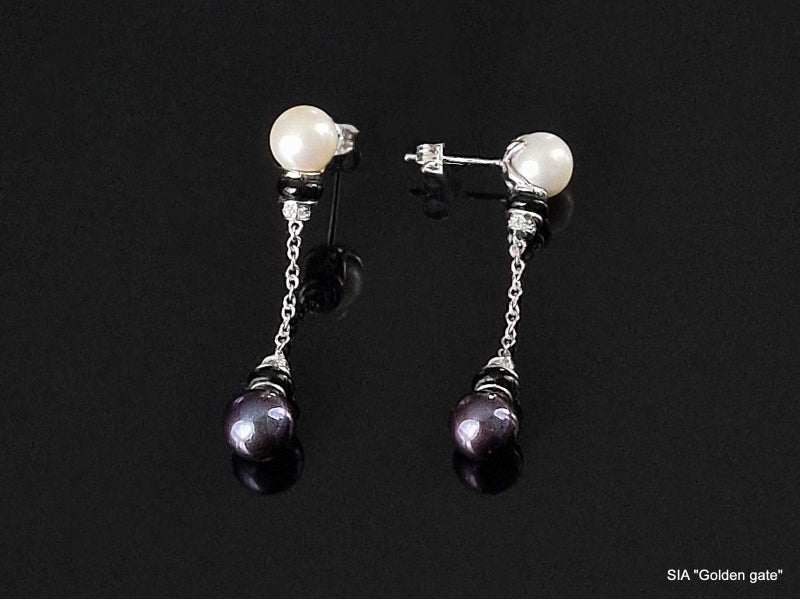 14kt white gold diamond earrings