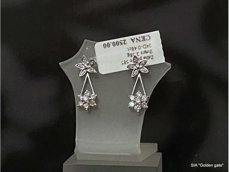 14kt white gold diamond earrings