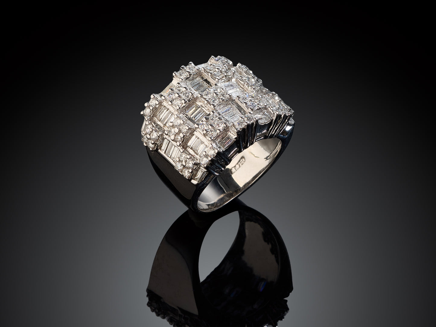 Кольцо с бриллиантами