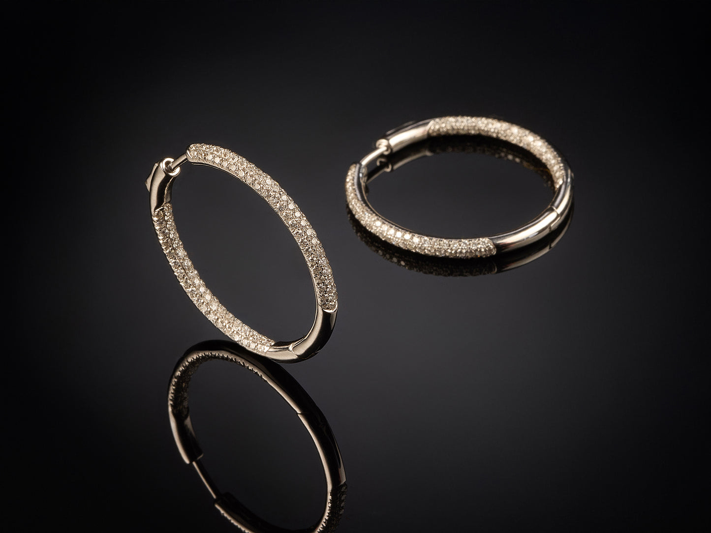 18kt white gold diamond earrings