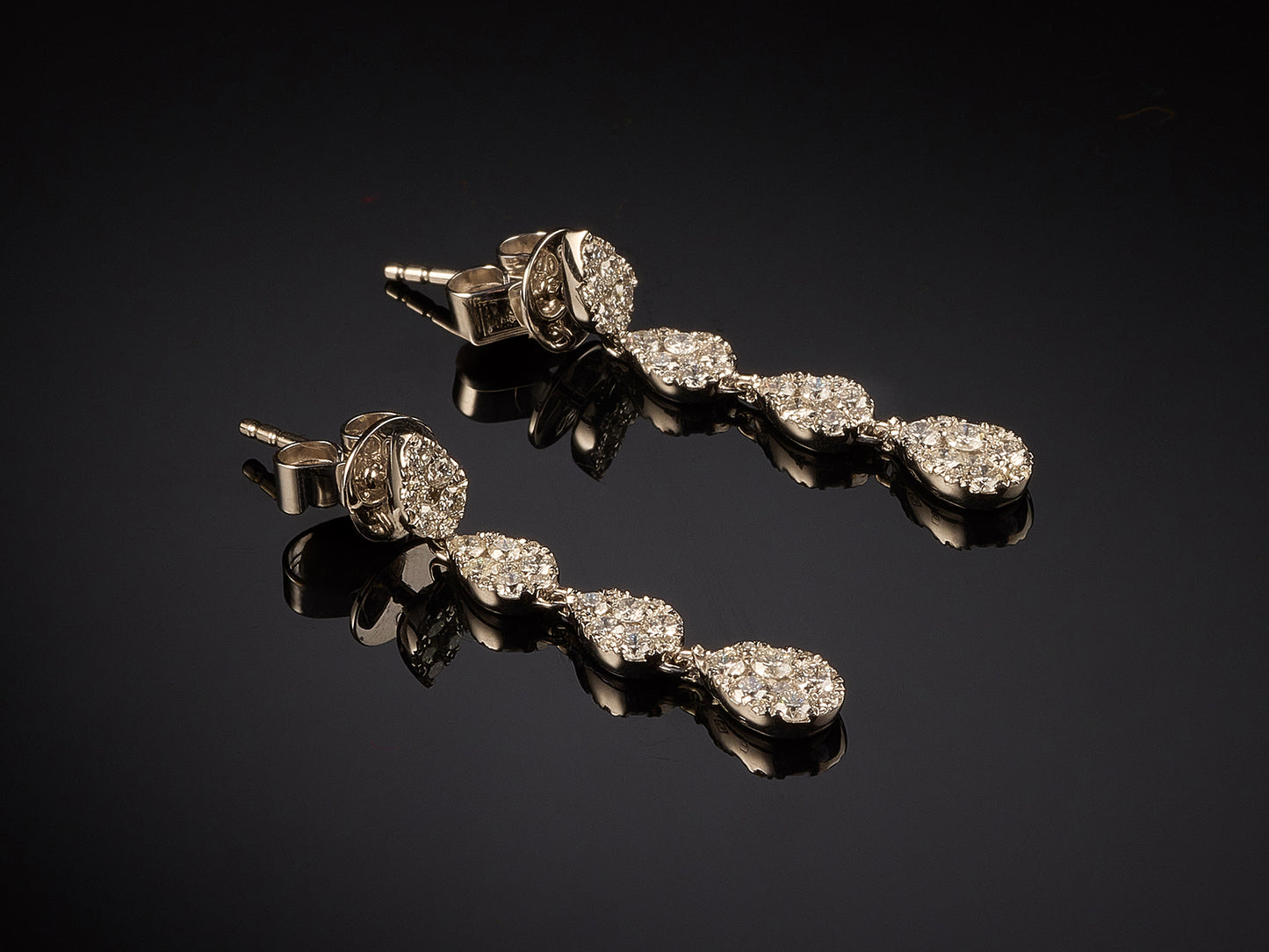 18kt white gold diamond earrings