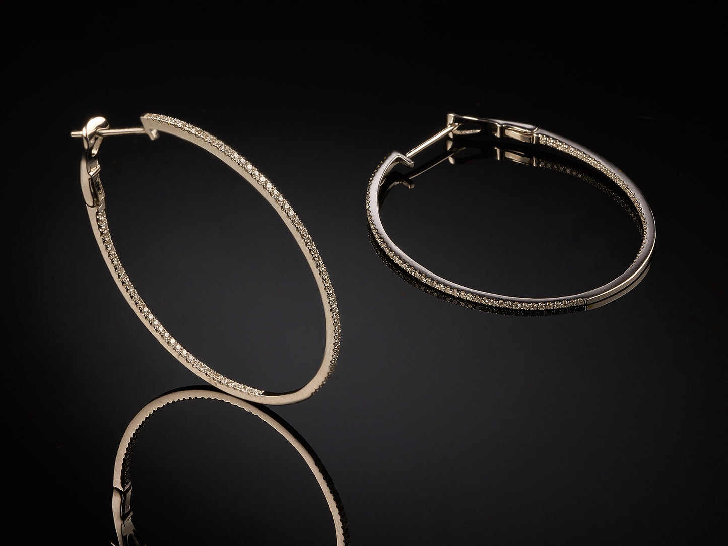 18kt white gold diamond earrings