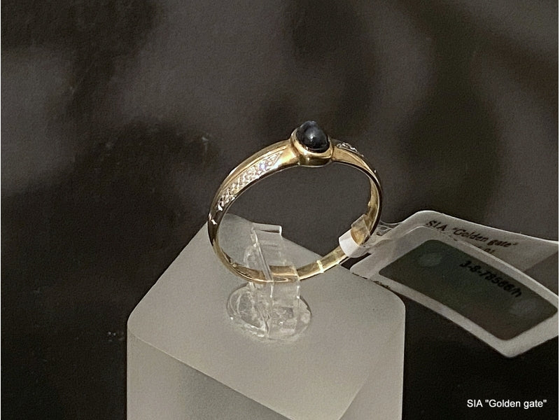 14kt white gold sapphire and diamond ring