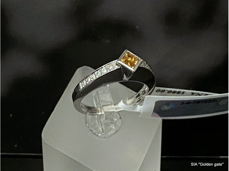 Кольцо с бриллиантами и жёлтыми цитринами