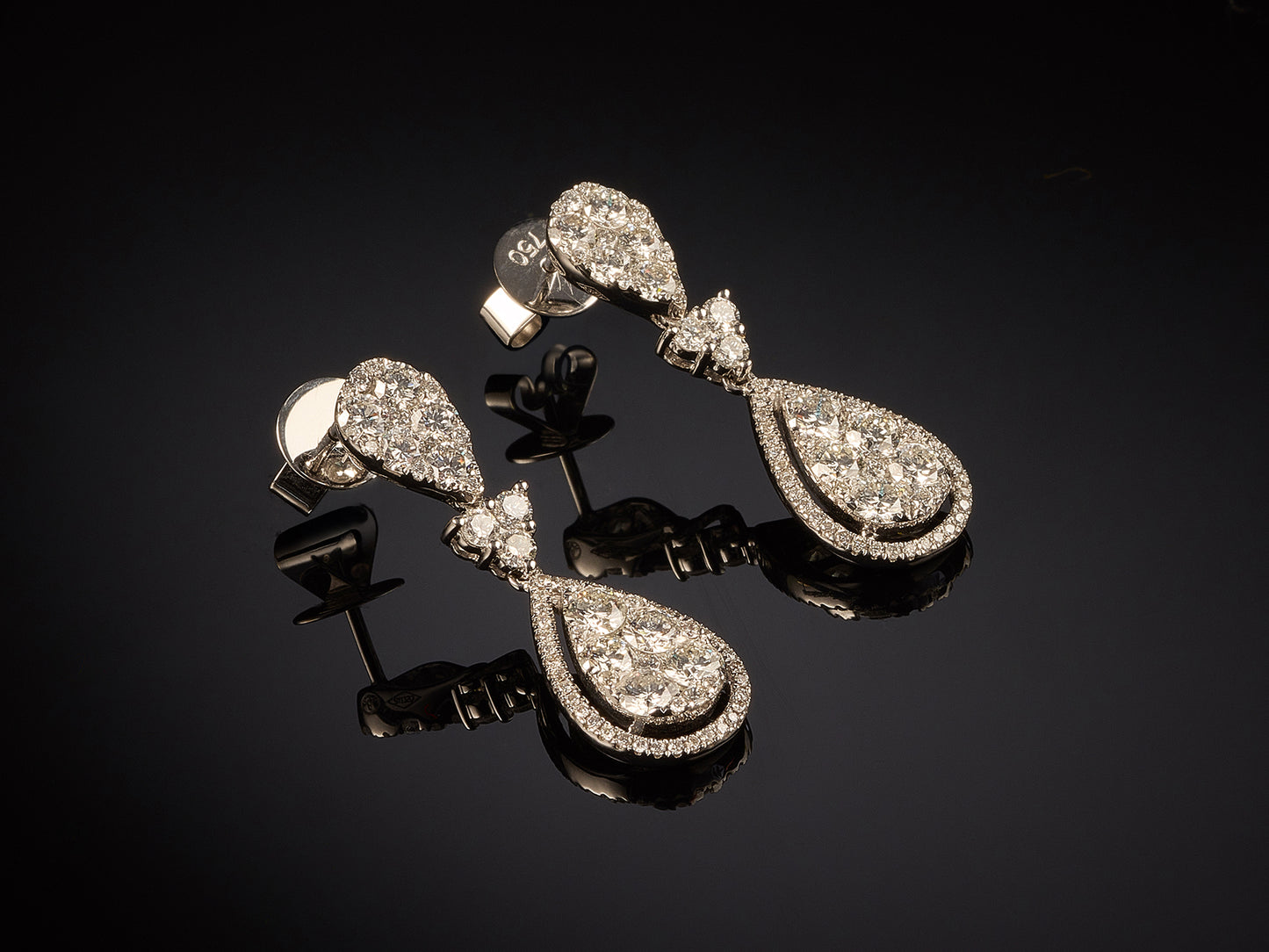 18kt white gold diamond earrings
