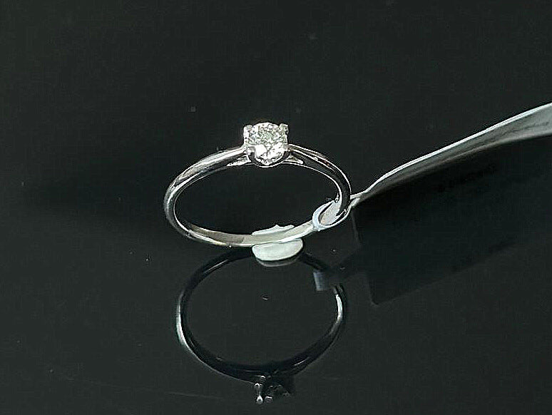 Кольцо с бриллиантом 0.20ct