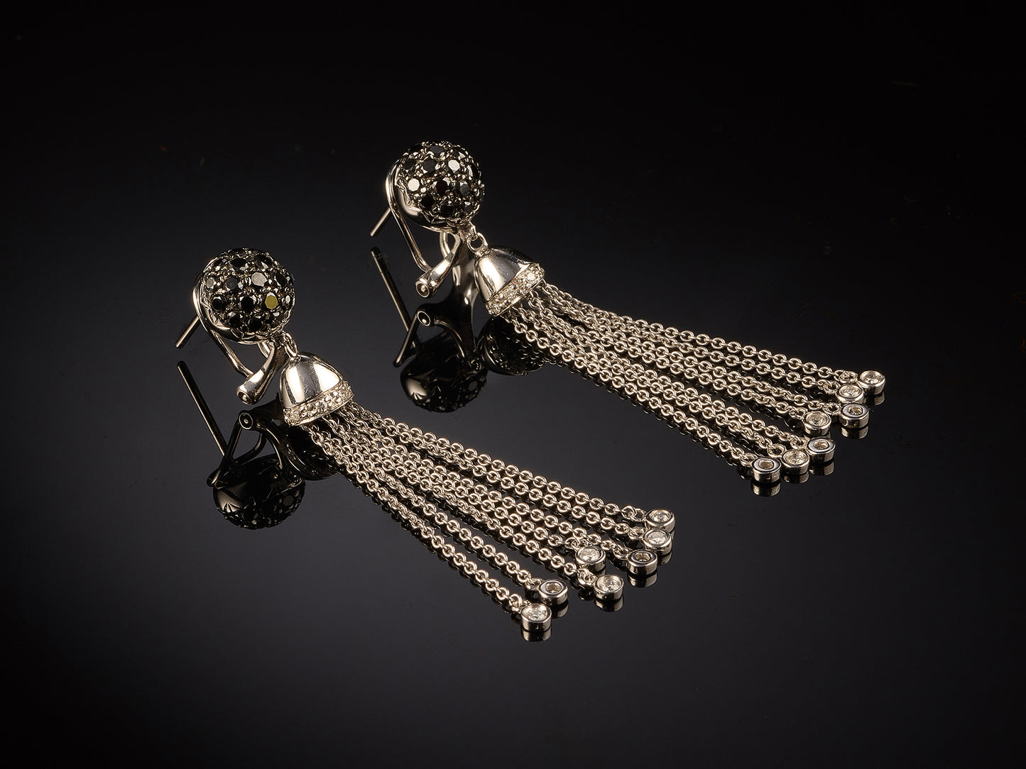 14kt white gold diamond earrings