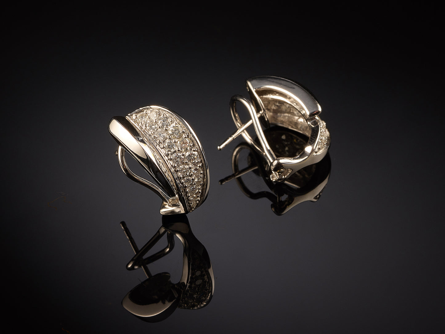 18kt white gold diamond earrings