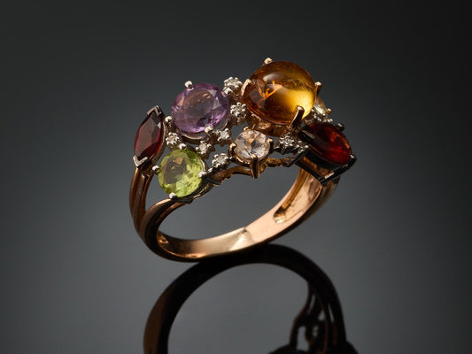 Кольцо с бриллиантами и полудрагоценными камнями