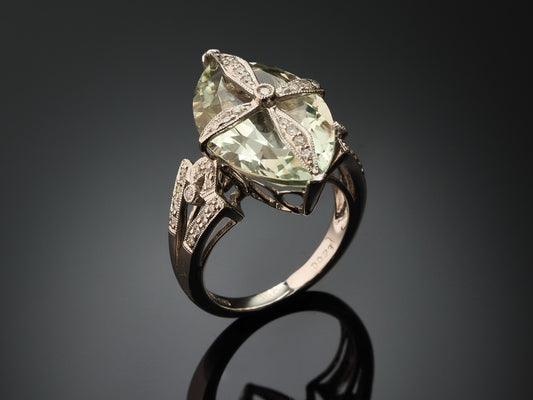 Кольцо с бриллиантами и зелёным аметистом