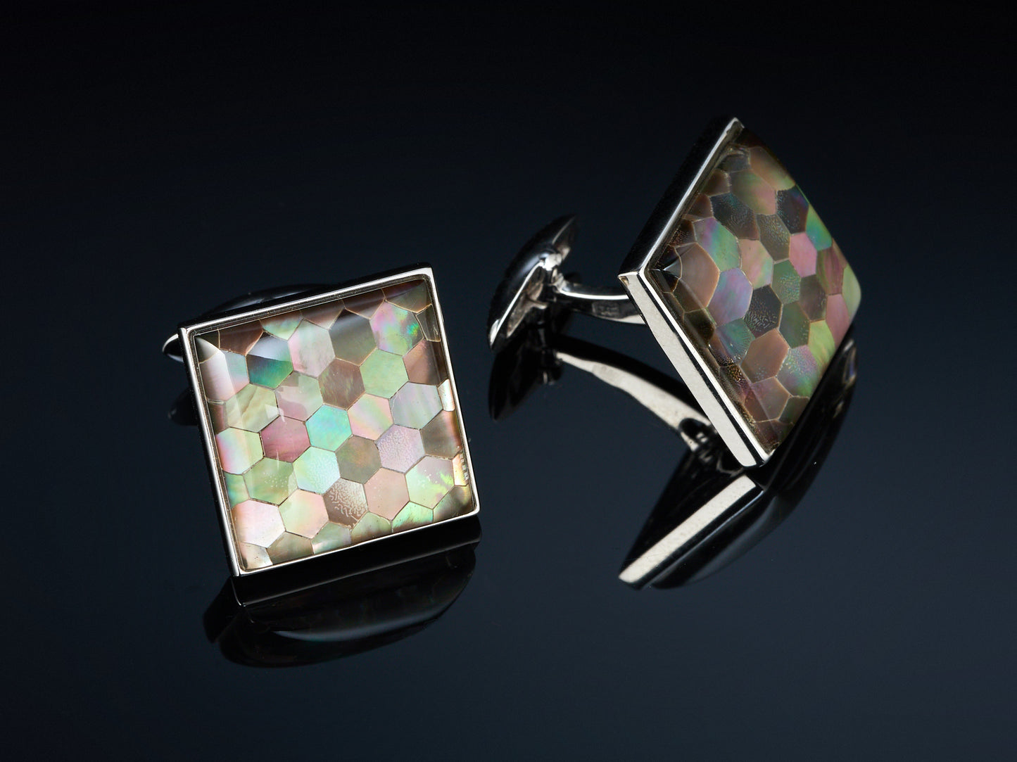 Запонки с перламутром