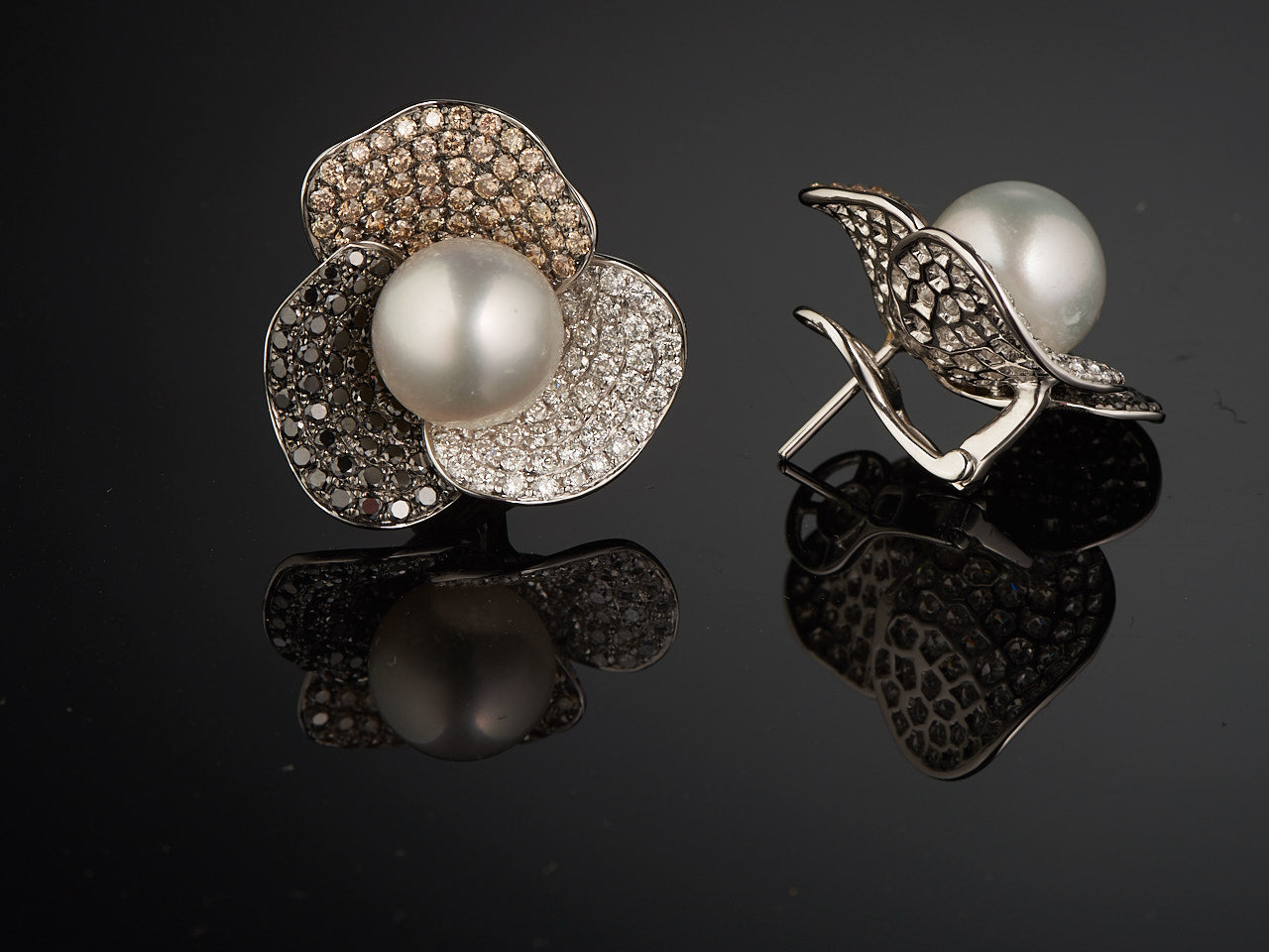 18kt white gold diamond and pearl earrings