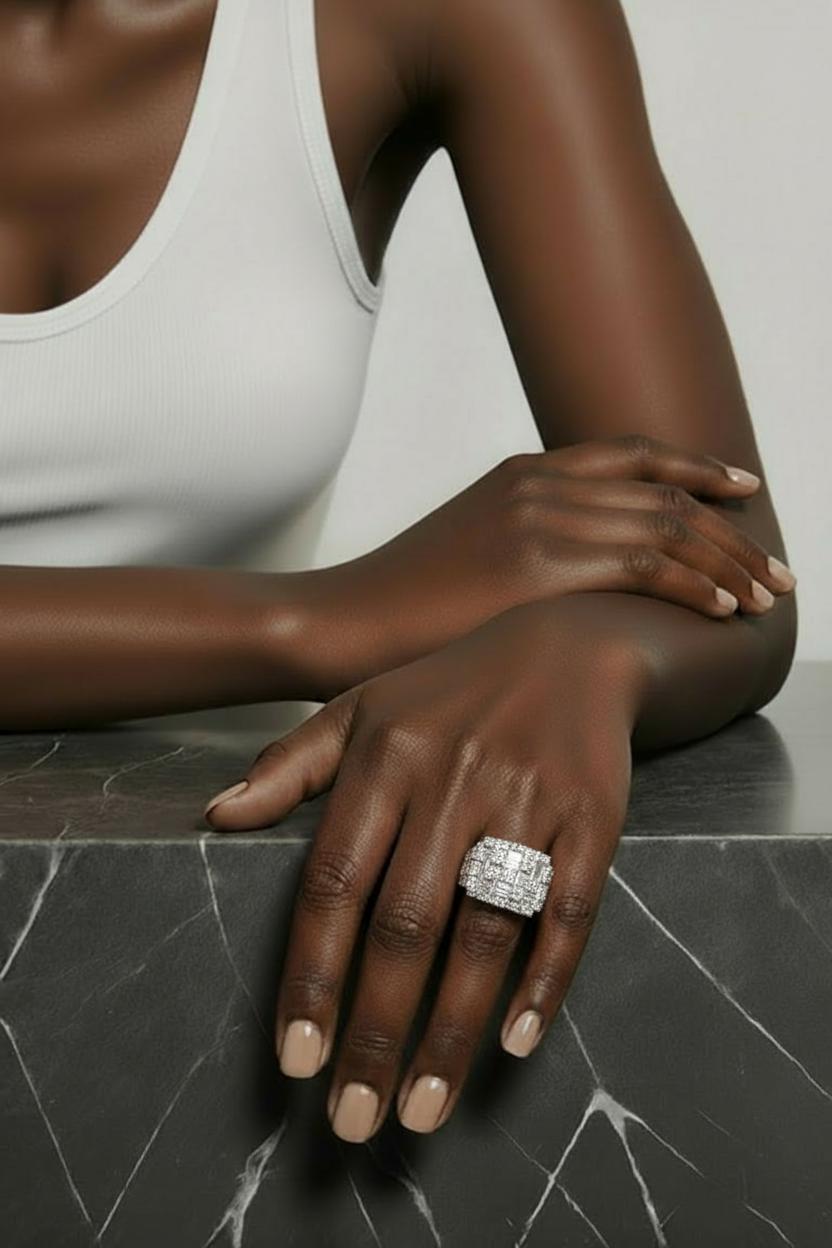 18kt white gold diamond ring