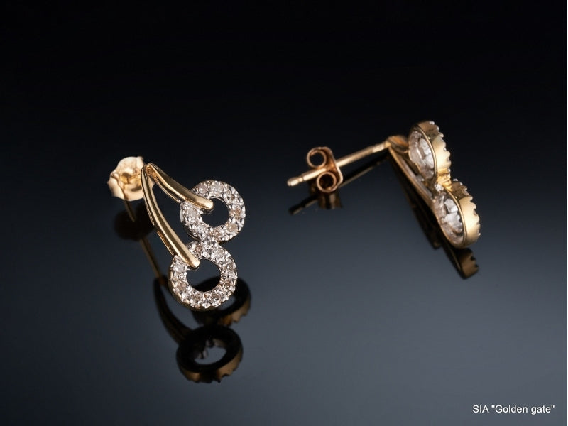 14kt yellow gold diamond earrings