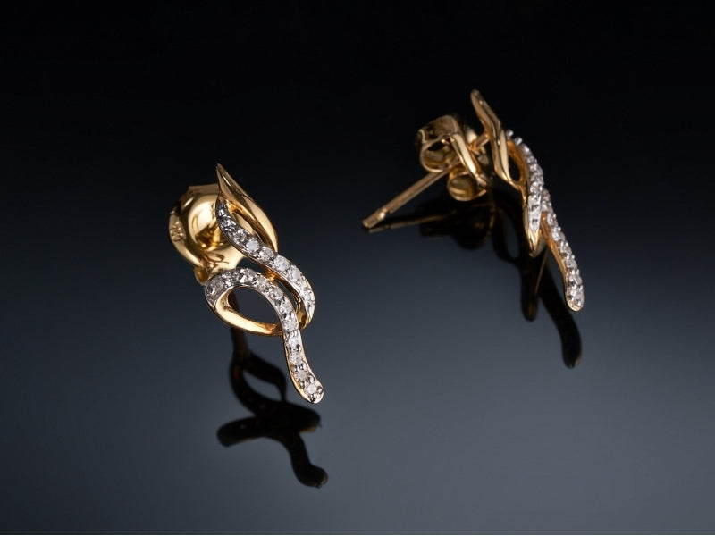 14kt yellow gold diamond earrings