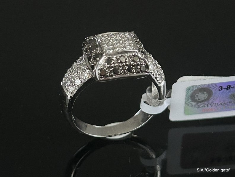 Кольцо с бриллиантами