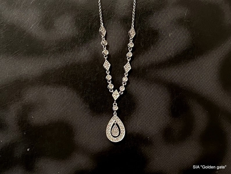 Ожерелье с бриллиантами