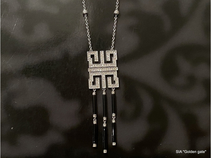 Ожерелье с бриллиантами и ониксом