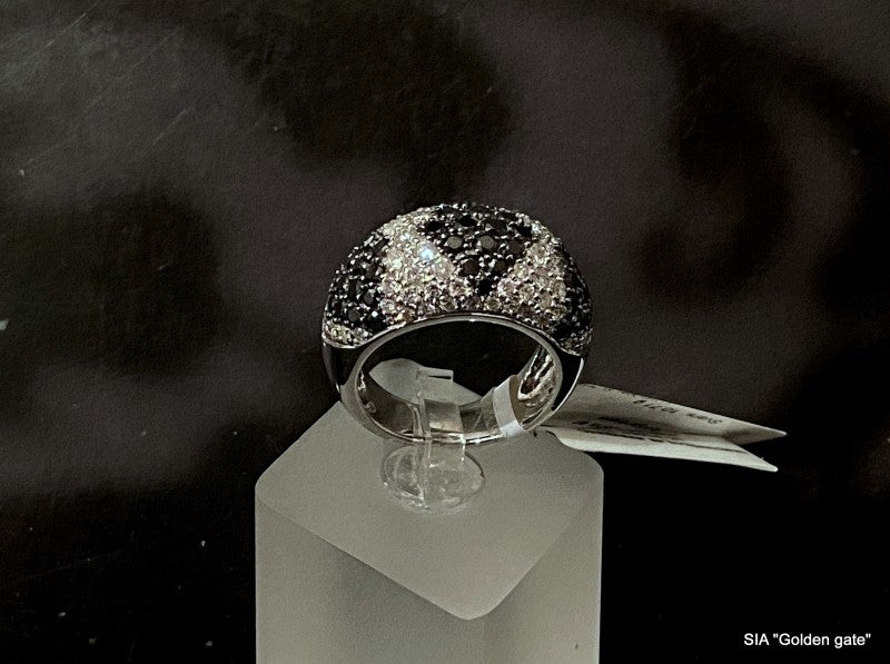 18kt white gold black and white diamond ring