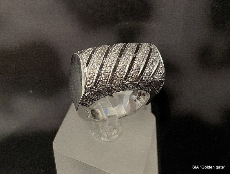Кольцо с бриллиантами