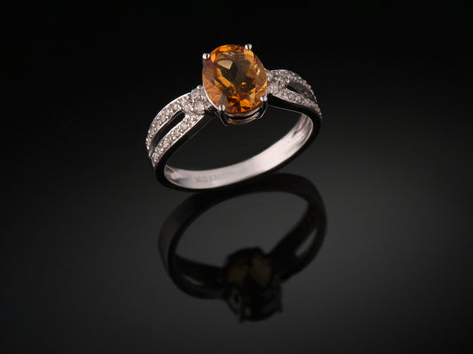 Кольцо с бриллиантами и цитрином