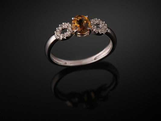 Кольцо с бриллиантами и цитрином