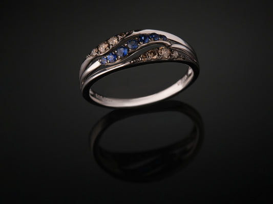 Кольцо с бриллиантами и сапфирами