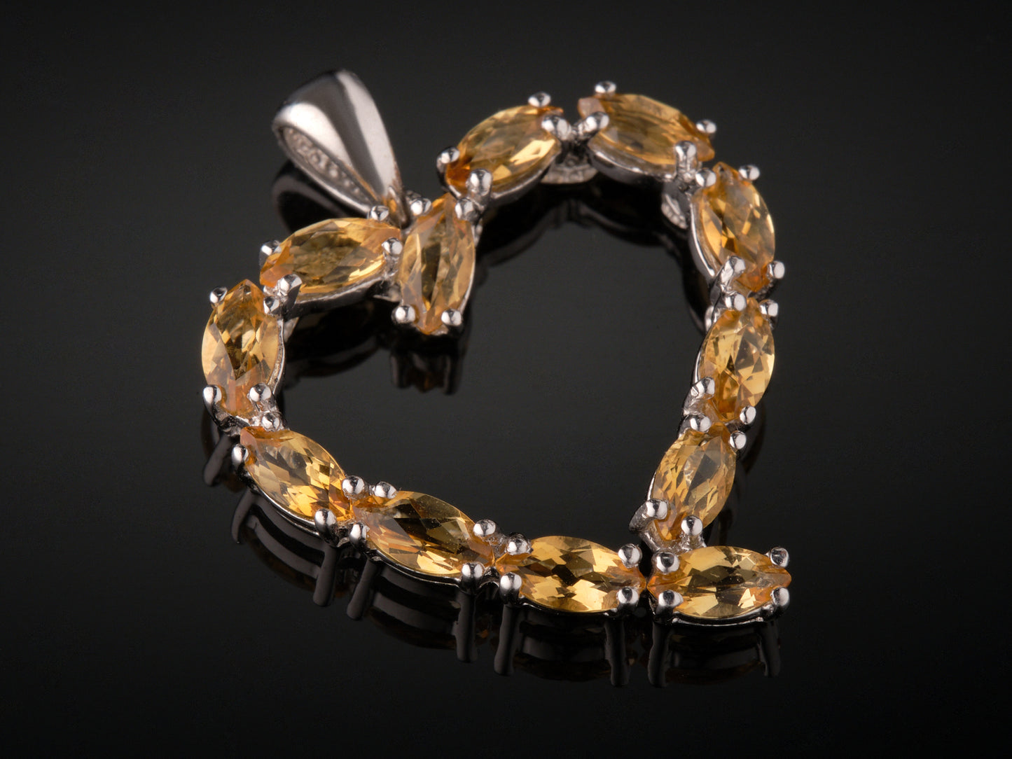 Кулон с цитринами