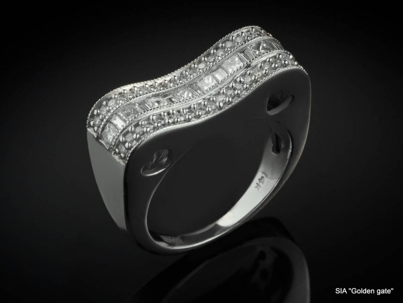 Кольцо с бриллиантами