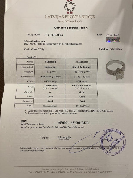 18kt white gold diamond ring