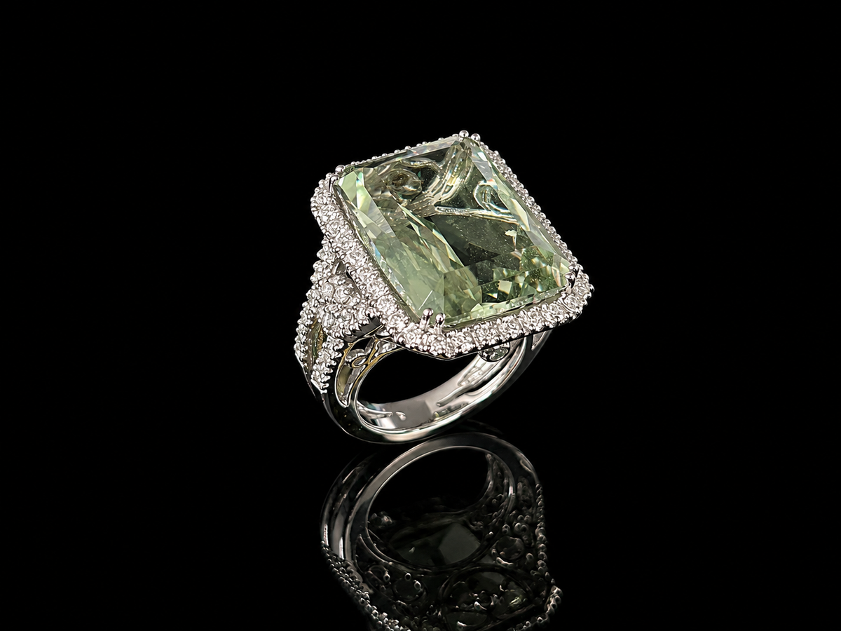14kt white gold diamond and green amethyst ring