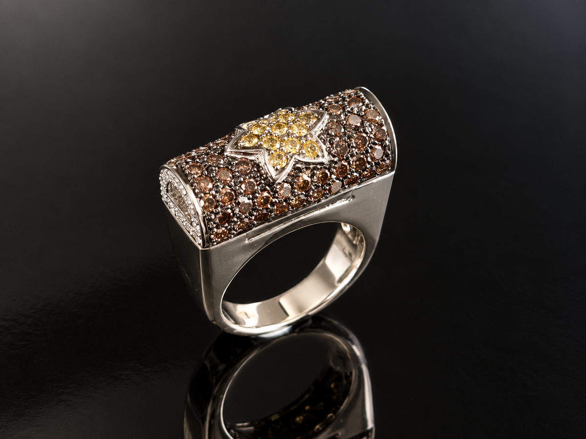 18kt white gold diamonds and sapphire ring