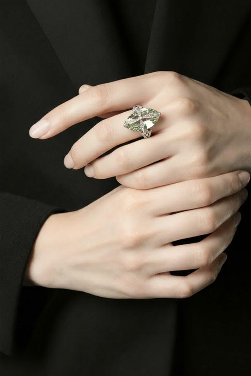 14kt white gold diamond and amethyst ring