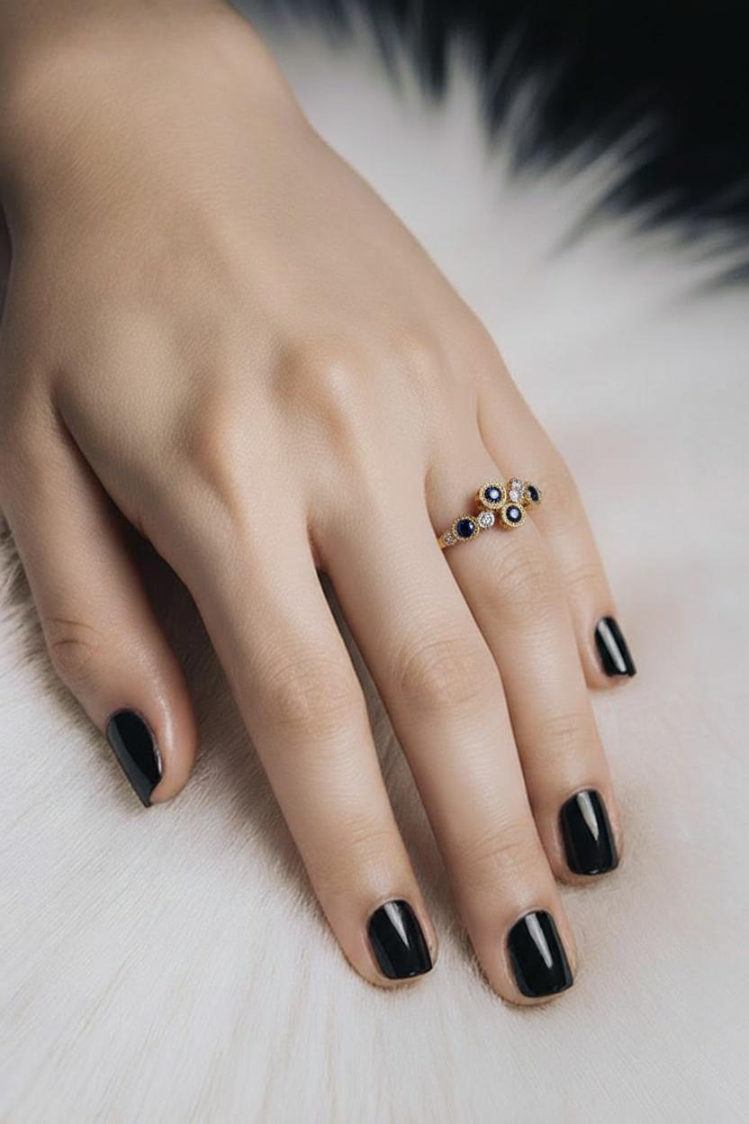 Gredzens ar briljantiem un safīriem