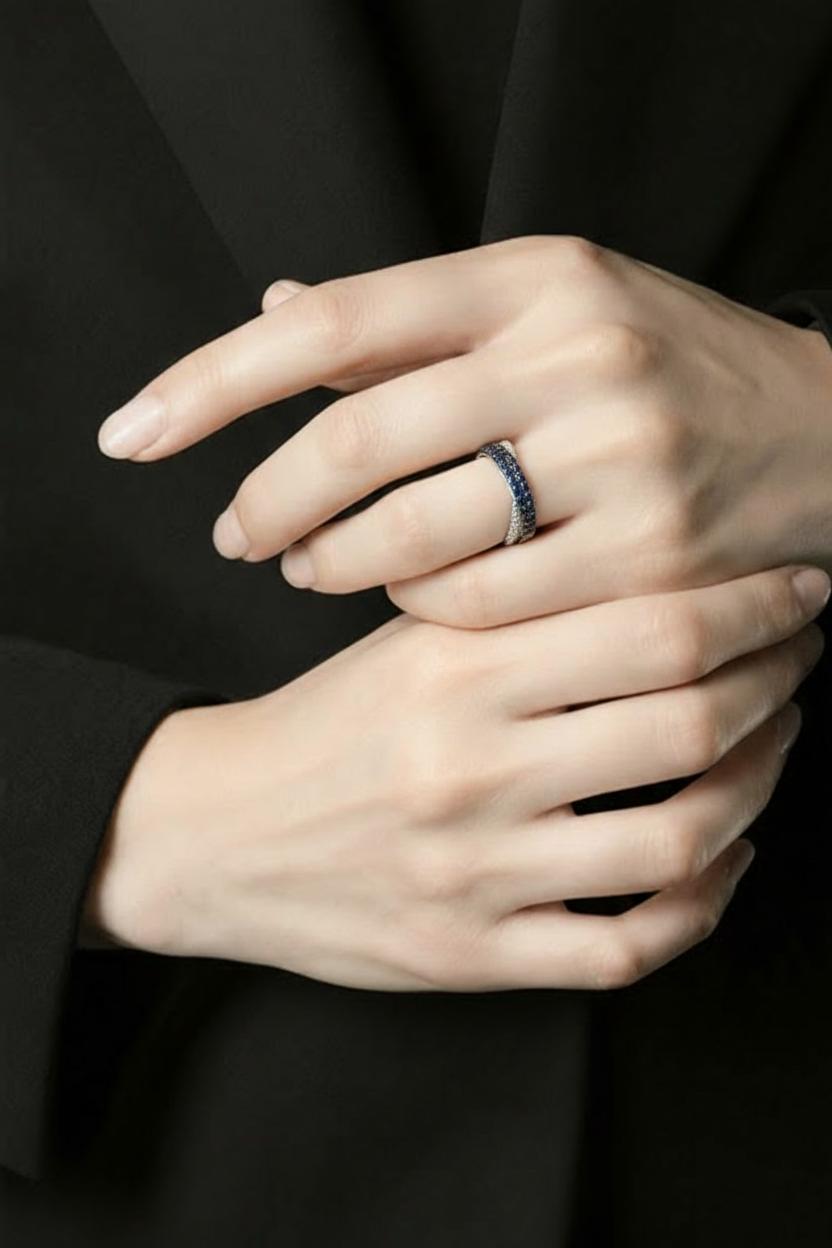 18kt white gold sapphire and diamond ring