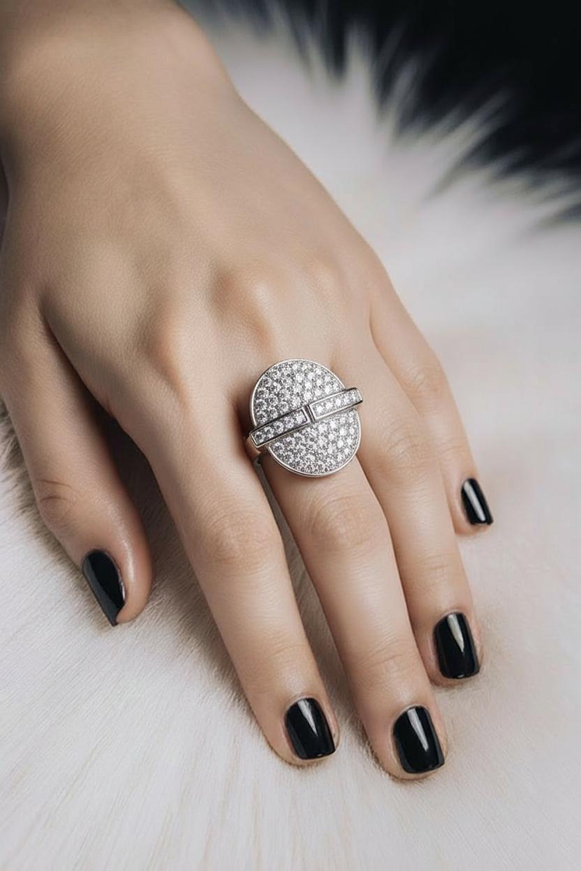 18kt white gold diamond ring